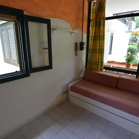 Appealing Bungalow In Casalborsetti Near Seabeach بيت للعطل كاسال بورسيتي