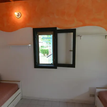 Appealing Bungalow In Casalborsetti Near Seabeach بيت للعطل