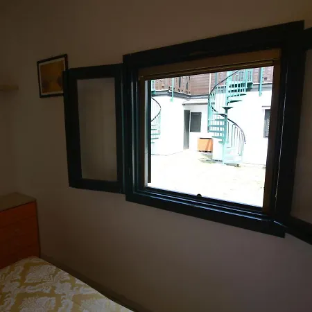 Appealing Bungalow In Casalborsetti Near Seabeach بيت للعطل *