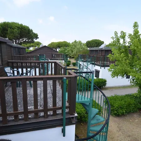 بيت للعطل Appealing Bungalow In Casalborsetti Near Seabeach كاسال بورسيتي
