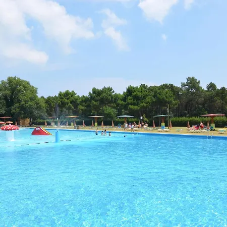 Appealing Bungalow In Casalborsetti Near Seabeach كاسال بورسيتي