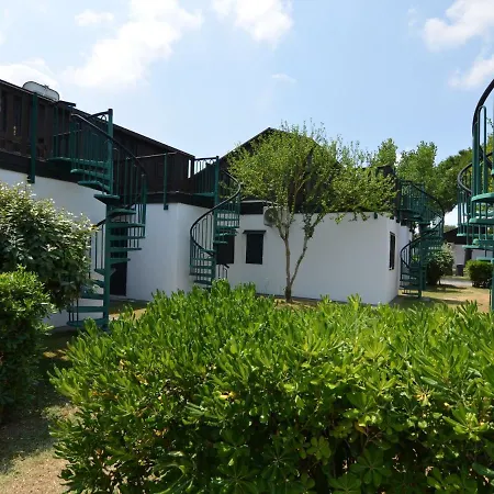 Appealing Bungalow In Casalborsetti Near Seabeach كاسال بورسيتي