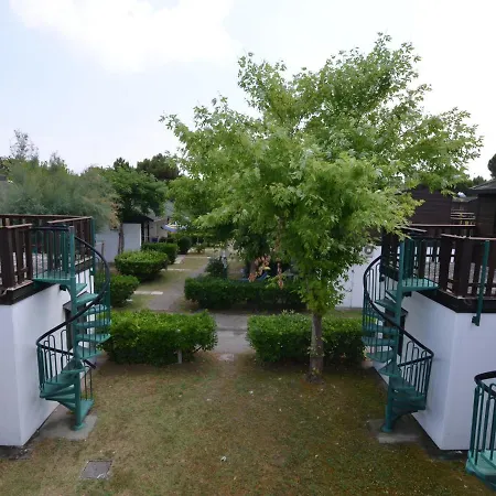 Appealing Bungalow In Casalborsetti Near Seabeach بيت للعطل كاسال بورسيتي